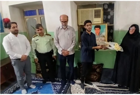 دیدار با خانوده دانش آموز شهید خورشید خلیلی
