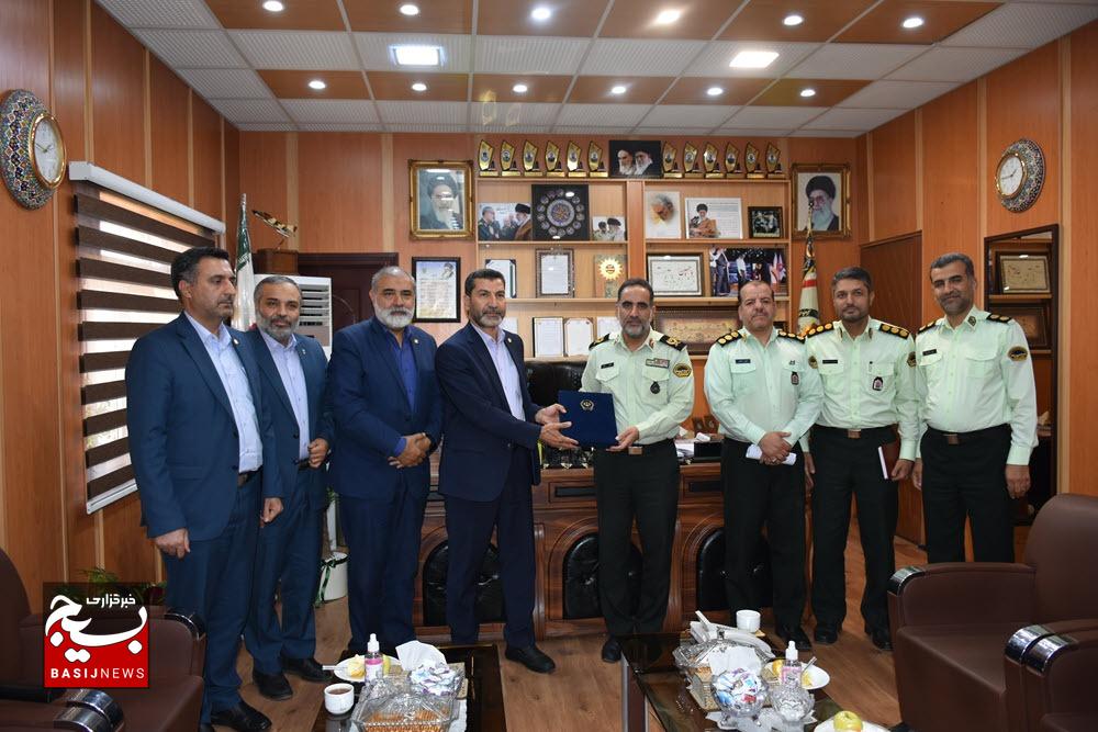 دیدار مدیر شعب بانک سپه همدان با فرمانده انتظامی استان در هفته فراجا