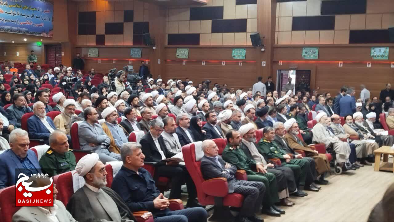 اجلاسیه نماز، انسان را به تأمل در خود و مسیر بندگی فرا می‌خواند