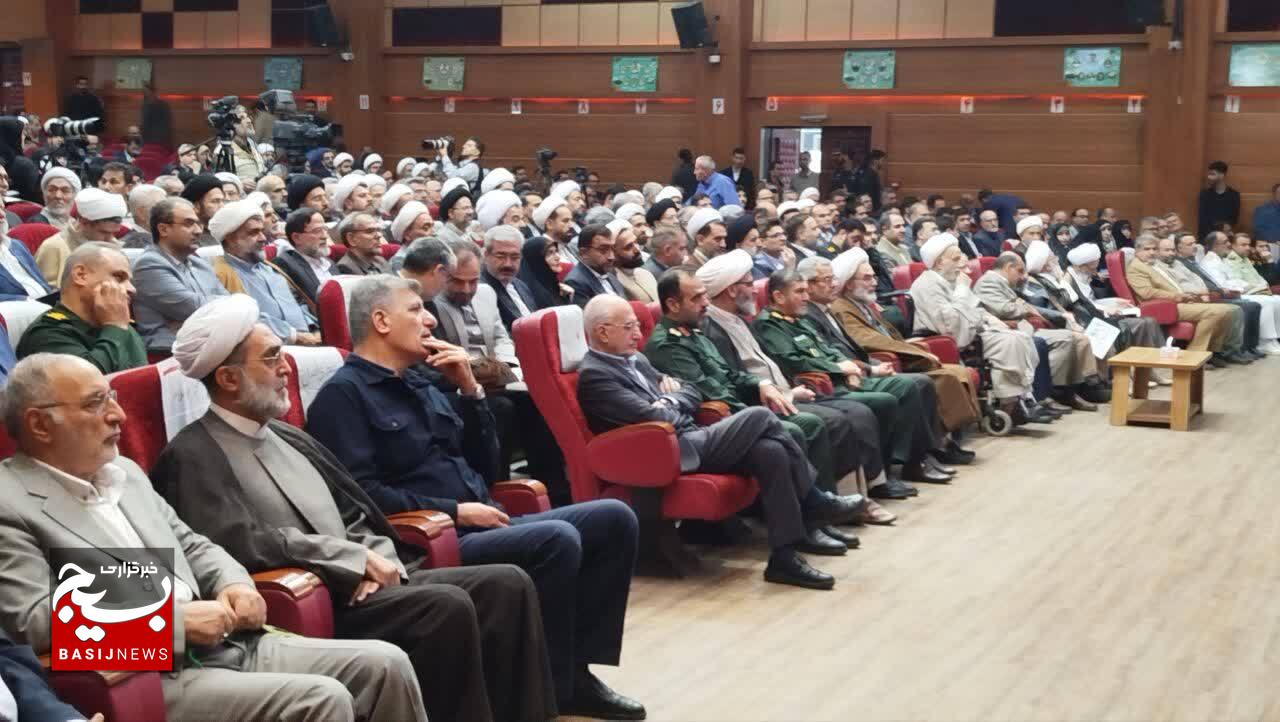نماز، ژرف‌ترین معنویت تمدن‌ساز است که باید در عرصه بین‌المللی ترویج شود