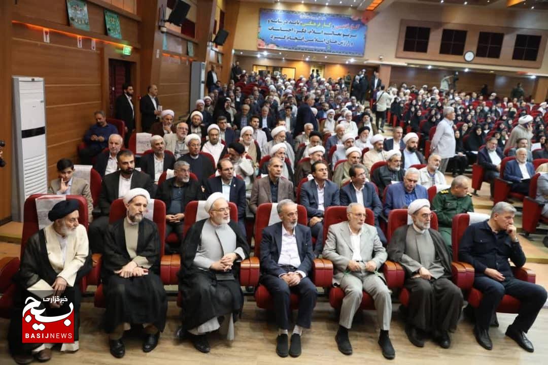 نماز ستون تربیت و راز عاقبت‌ به‌ خیری اس