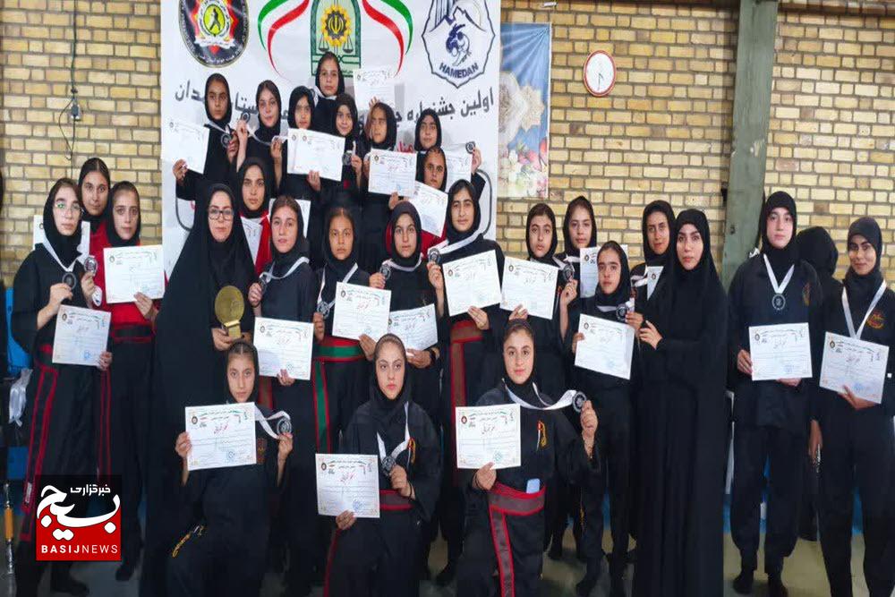 درخشش بانوان رزمی‌کار بسیجی در جشنواره دفاع شخصی همدان
