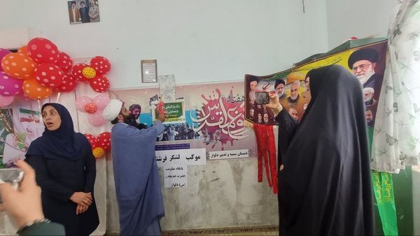 نواختن زنگ مهر و مقاومت در مدارس آموزش و پرورش بخش دلوار
