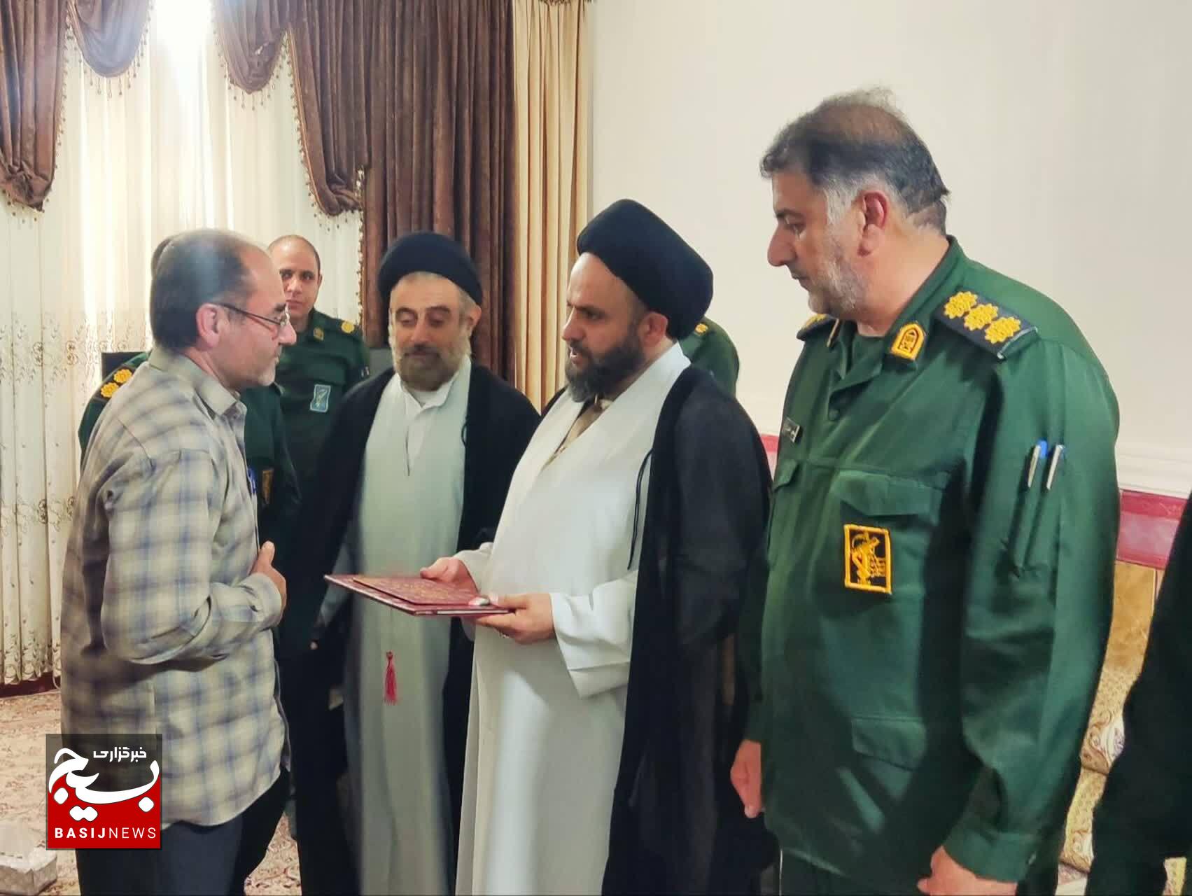بدرقهای با افتخار برای بازنشستگی سرهنگ خشنودان در شهرستان چرام بدرقهای با افتخار برای بازنشستگی سرهنگ خشنودان در شهرستان چرام