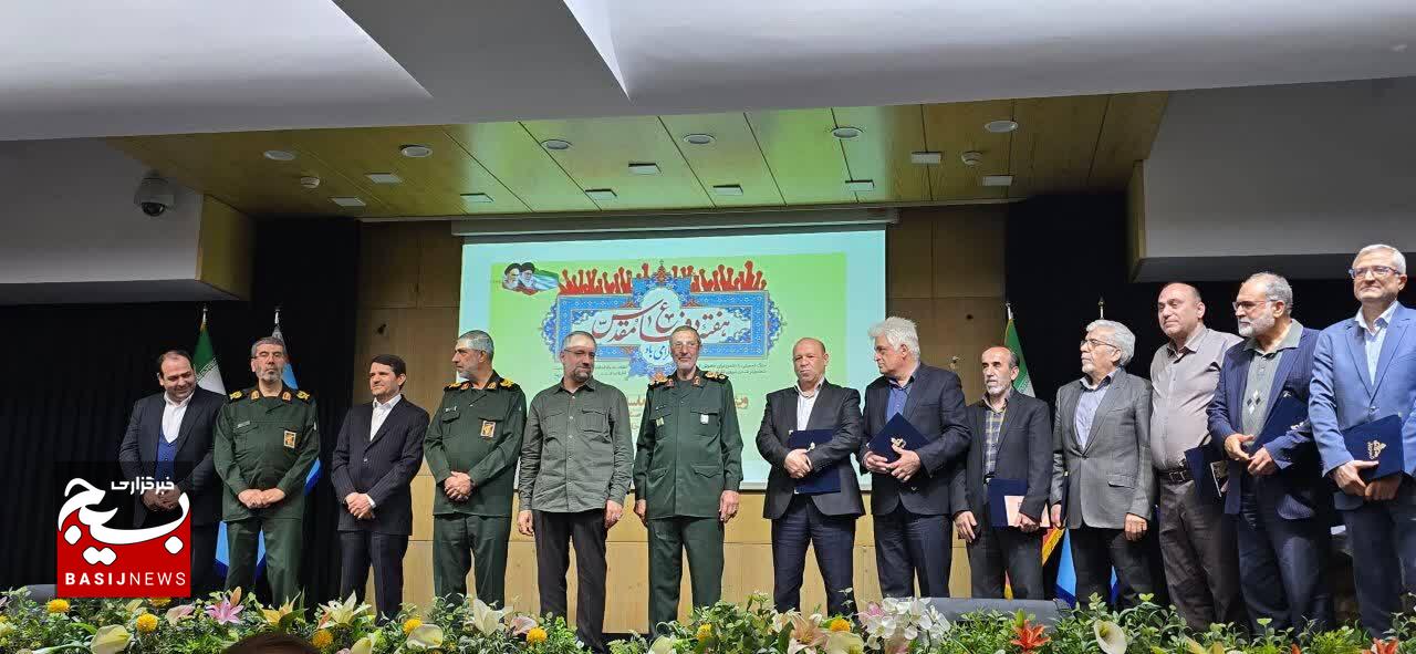 تجلیل از ایثارگران و گرامیداشت هفته دفاع مقدس در شرکت ملی صنایع پتروشیمی؛ از حضور سرداران تا فضاسازی حماسی تجلیل از ایثارگران و گرامیداشت هفته دفاع مقدس در شرکت ملی صنایع پتروشیمی؛ از حضور سرداران تا فضاسازی حماسی