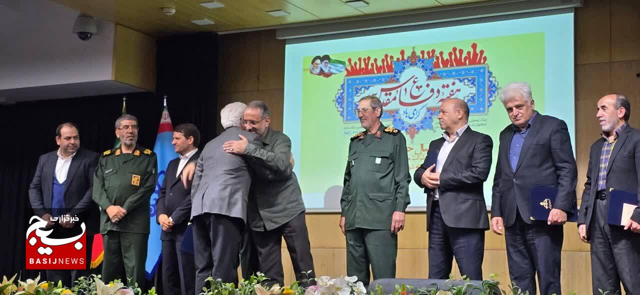 تجلیل از ایثارگران و گرامیداشت هفته دفاع مقدس در شرکت ملی صنایع پتروشیمی؛ از حضور سرداران تا فضاسازی حماسی تجلیل از ایثارگران و گرامیداشت هفته دفاع مقدس در شرکت ملی صنایع پتروشیمی؛ از حضور سرداران تا فضاسازی حماسی