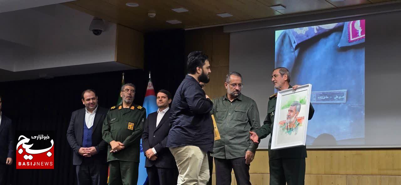 تجلیل از ایثارگران و گرامیداشت هفته دفاع مقدس در شرکت ملی صنایع پتروشیمی؛ از حضور سرداران تا فضاسازی حماسی تجلیل از ایثارگران و گرامیداشت هفته دفاع مقدس در شرکت ملی صنایع پتروشیمی؛ از حضور سرداران تا فضاسازی حماسی