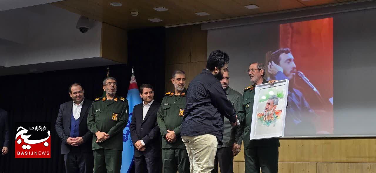 تجلیل از ایثارگران و گرامیداشت هفته دفاع مقدس در شرکت ملی صنایع پتروشیمی؛ از حضور سرداران تا فضاسازی حماسی تجلیل از ایثارگران و گرامیداشت هفته دفاع مقدس در شرکت ملی صنایع پتروشیمی؛ از حضور سرداران تا فضاسازی حماسی