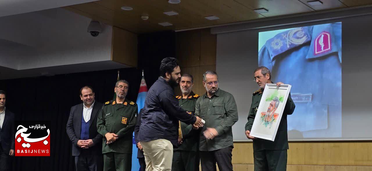 تجلیل از ایثارگران و گرامیداشت هفته دفاع مقدس در شرکت ملی صنایع پتروشیمی؛ از حضور سرداران تا فضاسازی حماسی تجلیل از ایثارگران و گرامیداشت هفته دفاع مقدس در شرکت ملی صنایع پتروشیمی؛ از حضور سرداران تا فضاسازی حماسی