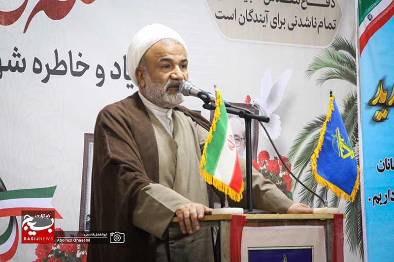 فرهنگ ایثار، شهادت و ولایت پذیری مهمترین دستاوردهای دفاع مقدس است فرهنگ ایثار، شهادت و ولایت پذیری مهمترین دستاوردهای دفاع مقدس است