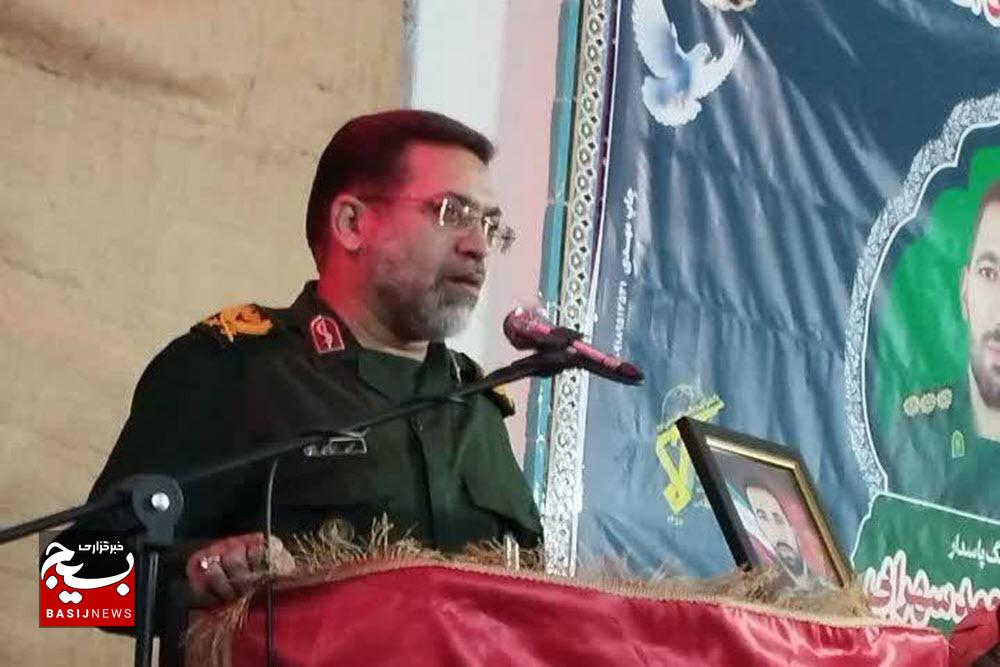 ما پیش‌مرگان مردمان با بصیرت و وفادار به ولایت هستیم