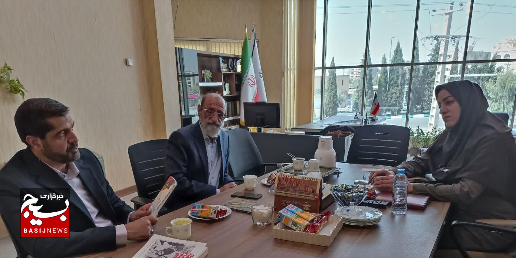 تأکید بر همافزایی فرهنگی و حمایت از هنرمندان بسیجی در سیرجان تأکید بر همافزایی فرهنگی و حمایت از هنرمندان بسیجی در سیرجان