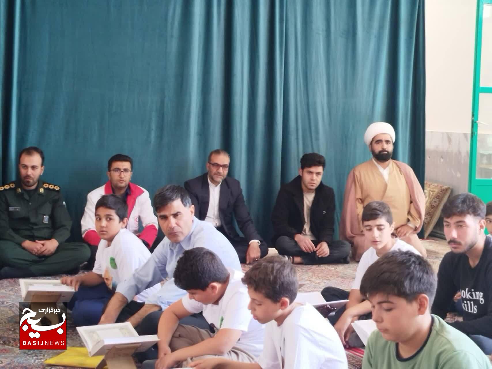 مقاومت و ایستادگی کلیدواژه قرآنی در مقابل با کفر جهانی است