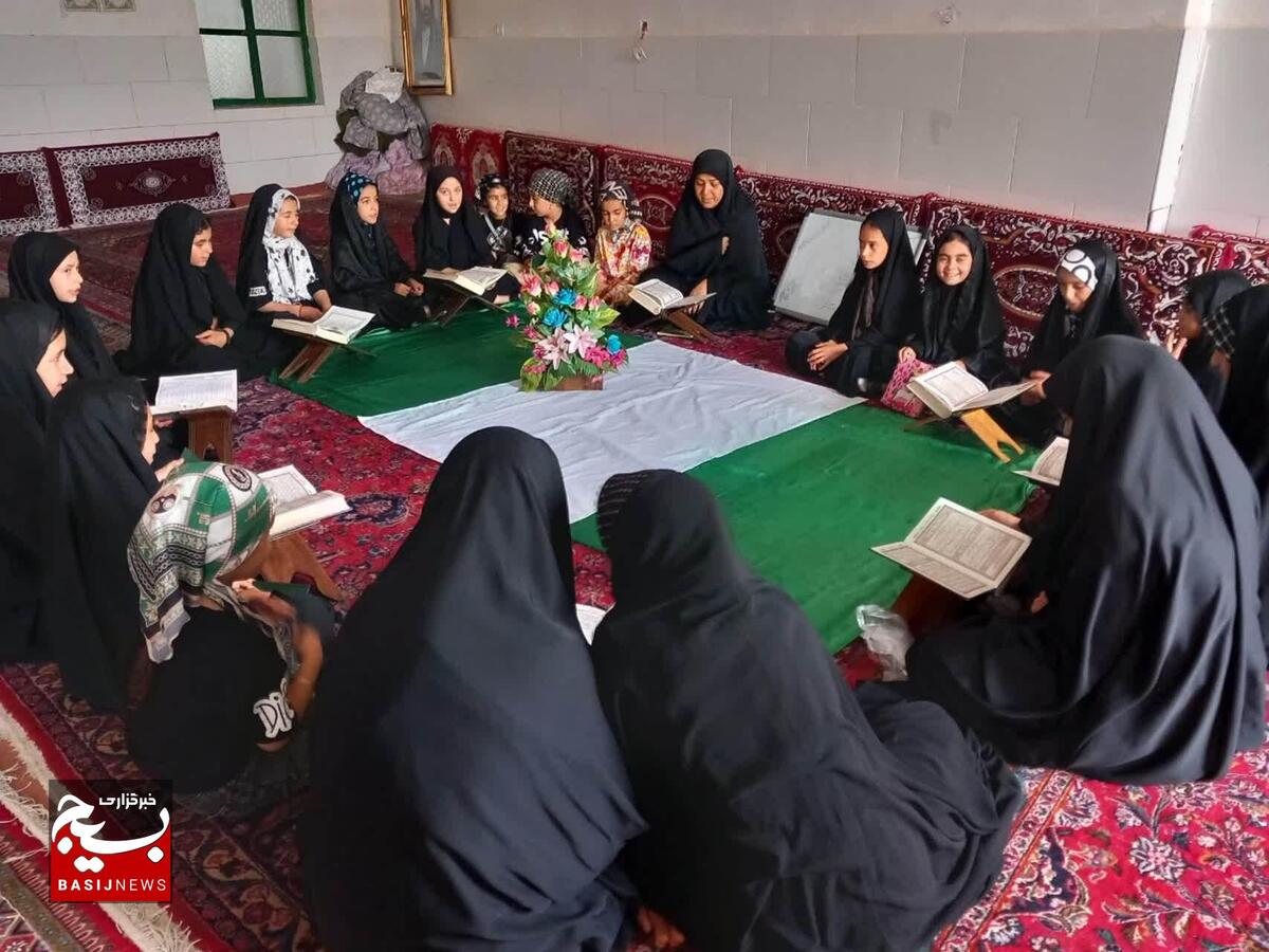 نشست تربیتی و قرآنی ویژه دختران در روستای آزنبار برگزار شد