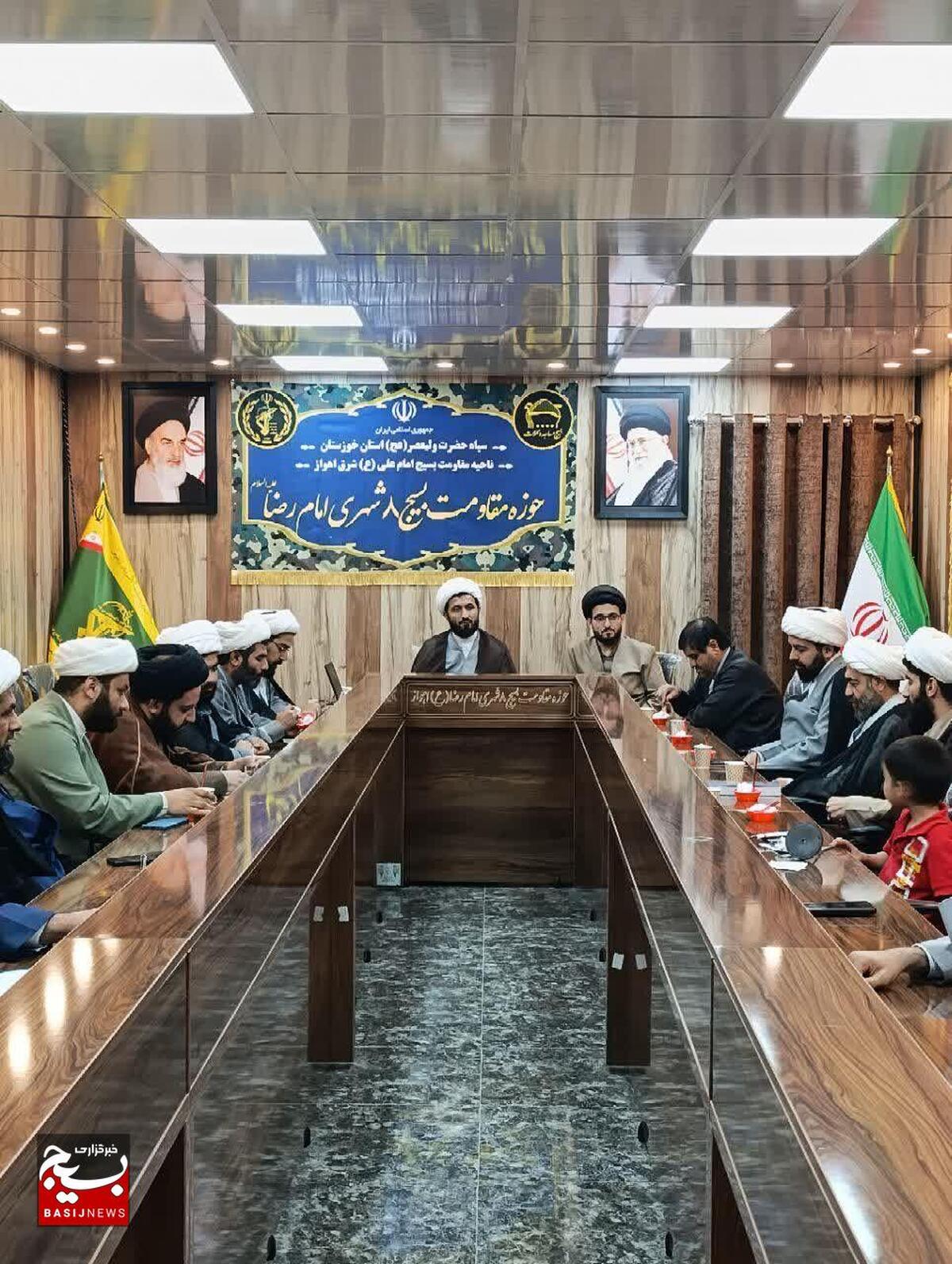 مربیان طلبه و روحانی طلایه دار فرهنگ تعلیم و تربیت آموزه های اسلام ناب محمدی(ص)در سپاه و بسیج هستند