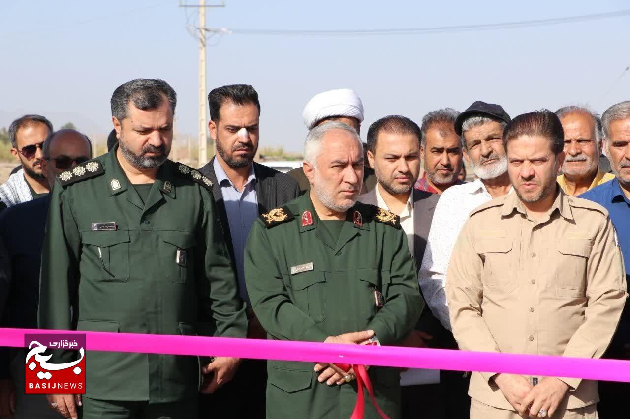 بهرهبرداری از آسفالت جاده بین مزارع روستای شهاباد همزمان با هفته دفاع مقدس بهرهبرداری از آسفالت جاده بین مزارع روستای شهاباد همزمان با هفته دفاع مقدس