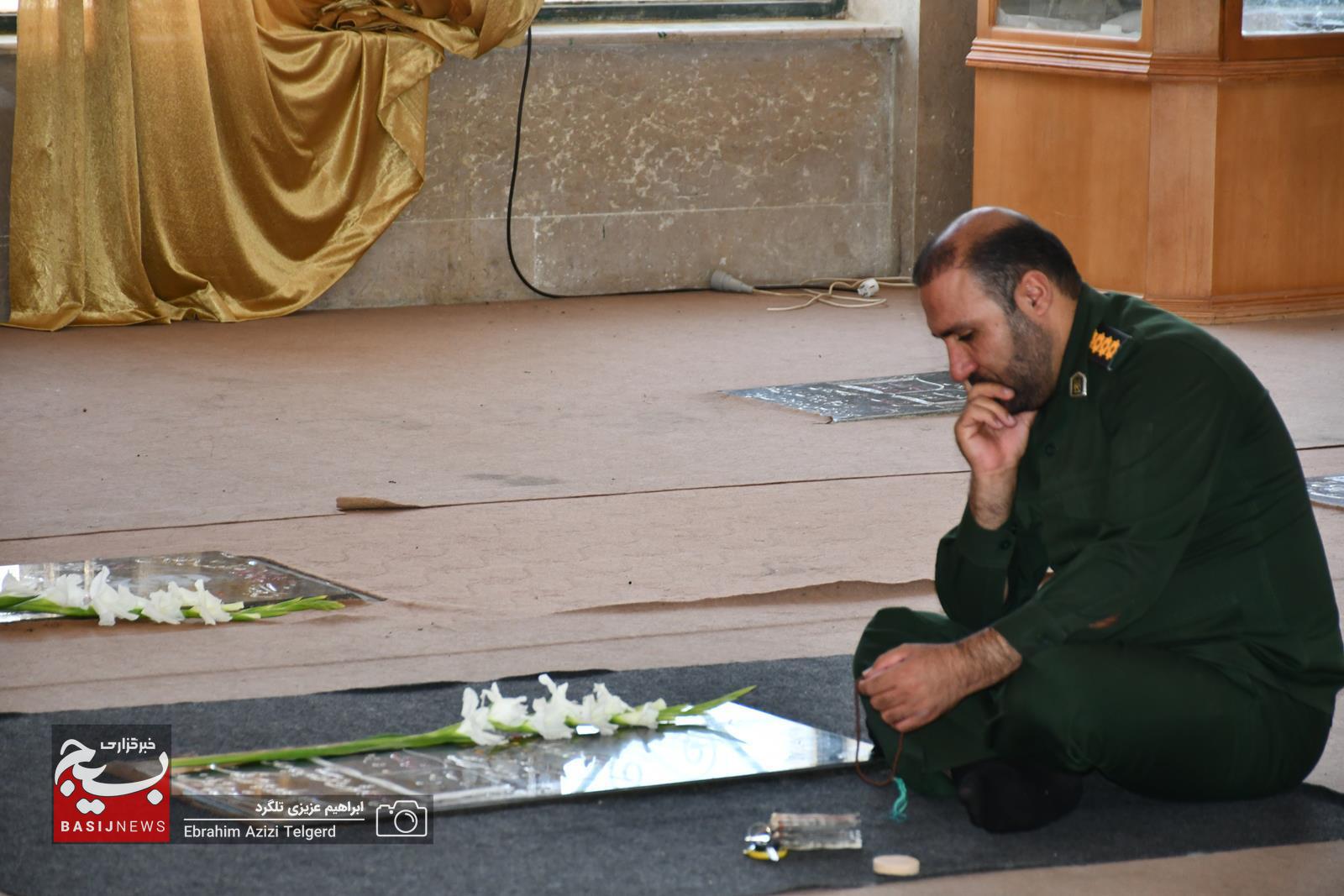 برگزاری آیین میهمانی لاله ها و عطرافشانی قبور مطهر شهدا در یاسوج برگزاری آیین میهمانی لاله ها و عطرافشانی قبور مطهر شهدا در یاسوج