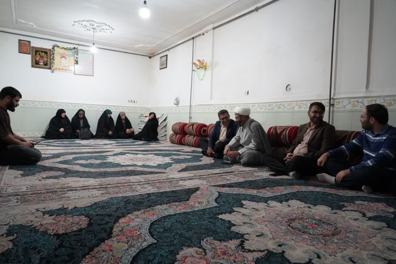 دیدار بسیج دانشجویی دانشگاه علوم پزشکی یاسوج با خانواده شهدا