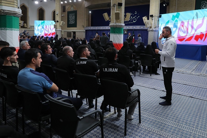 رهبر معظم انقلاب: «احترام به پرچم، سجده و دعای ورزشکاران پیروز» نماد ملت ایران هستند رهبر معظم انقلاب: «احترام به پرچم، سجده و دعای ورزشکاران پیروز» نماد ملت ایران هستند