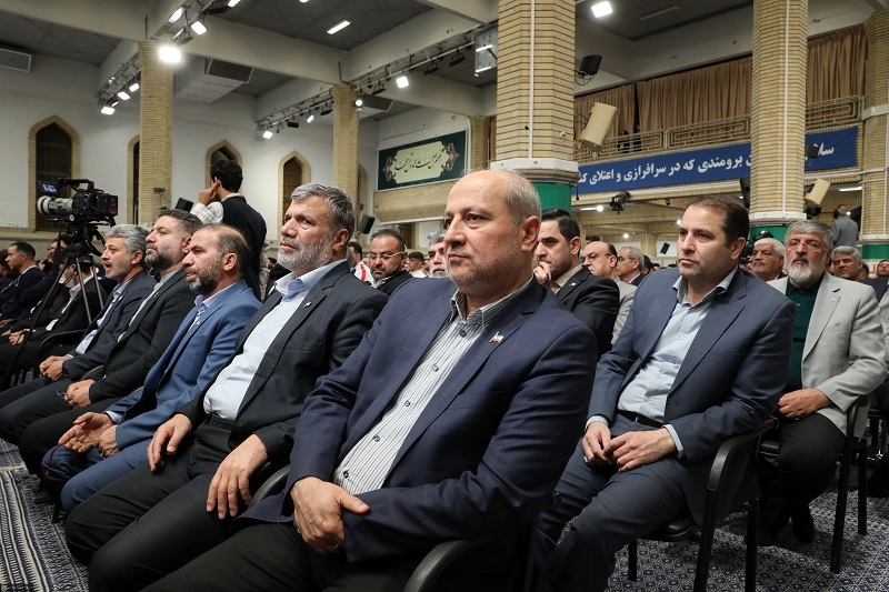 رهبر معظم انقلاب: «احترام به پرچم، سجده و دعای ورزشکاران پیروز» نماد ملت ایران هستند رهبر معظم انقلاب: «احترام به پرچم، سجده و دعای ورزشکاران پیروز» نماد ملت ایران هستند