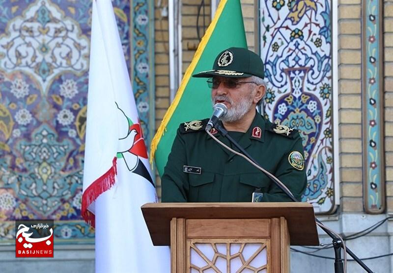 پرچم اقتدار هرگز از دست ملت ایران نخواهد افتاد پرچم اقتدار هرگز از دست ملت ایران نخواهد افتاد