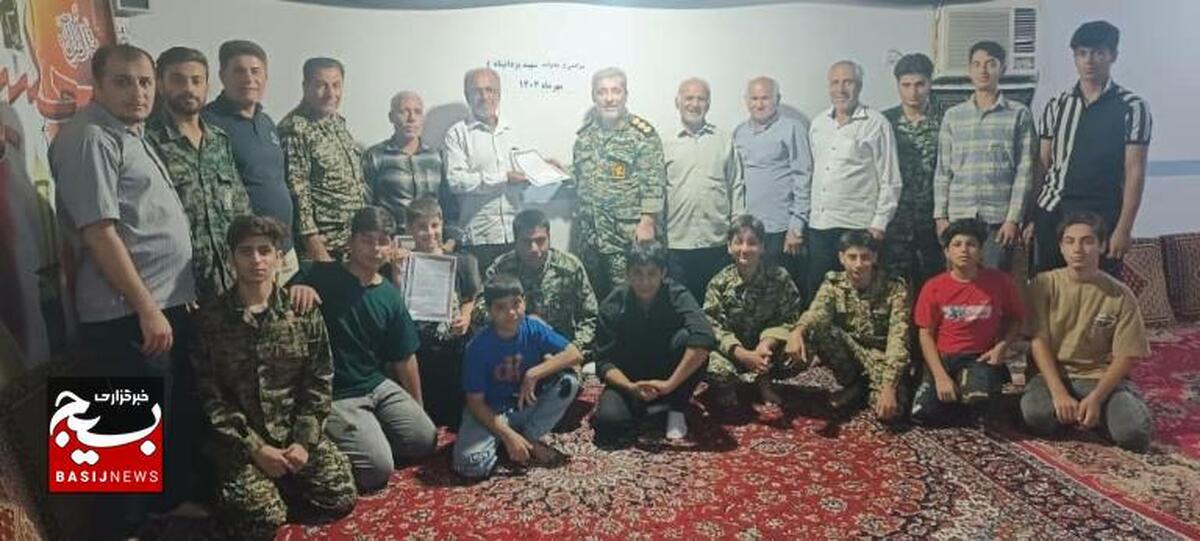 بسیجیان گروه مقاومت شهید یزدانپناه   محمود احمدی تنگستان میهمان خانواده شهید یزدانپناه شدند