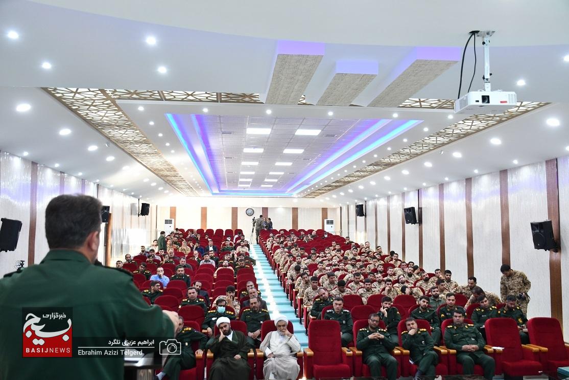 تجلیل از سربازان سپاه فتح به مناسبت روز سرباز تجلیل از سربازان سپاه فتح به مناسبت روز سرباز