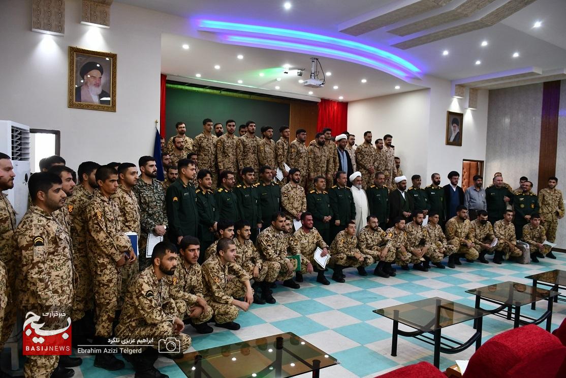 تجلیل از سربازان سپاه فتح به مناسبت روز سرباز تجلیل از سربازان سپاه فتح به مناسبت روز سرباز