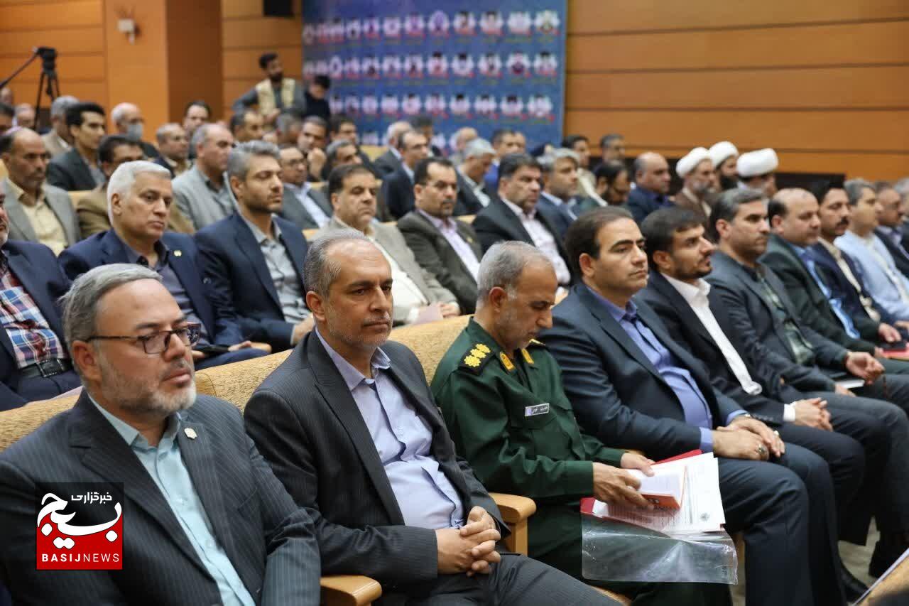 تلاش دولت چهاردهم بر توسعه عدالت ارتباطی در همه روستاها و شهرهاست تلاش دولت چهاردهم بر توسعه عدالت ارتباطی در همه روستاها و شهرهاست