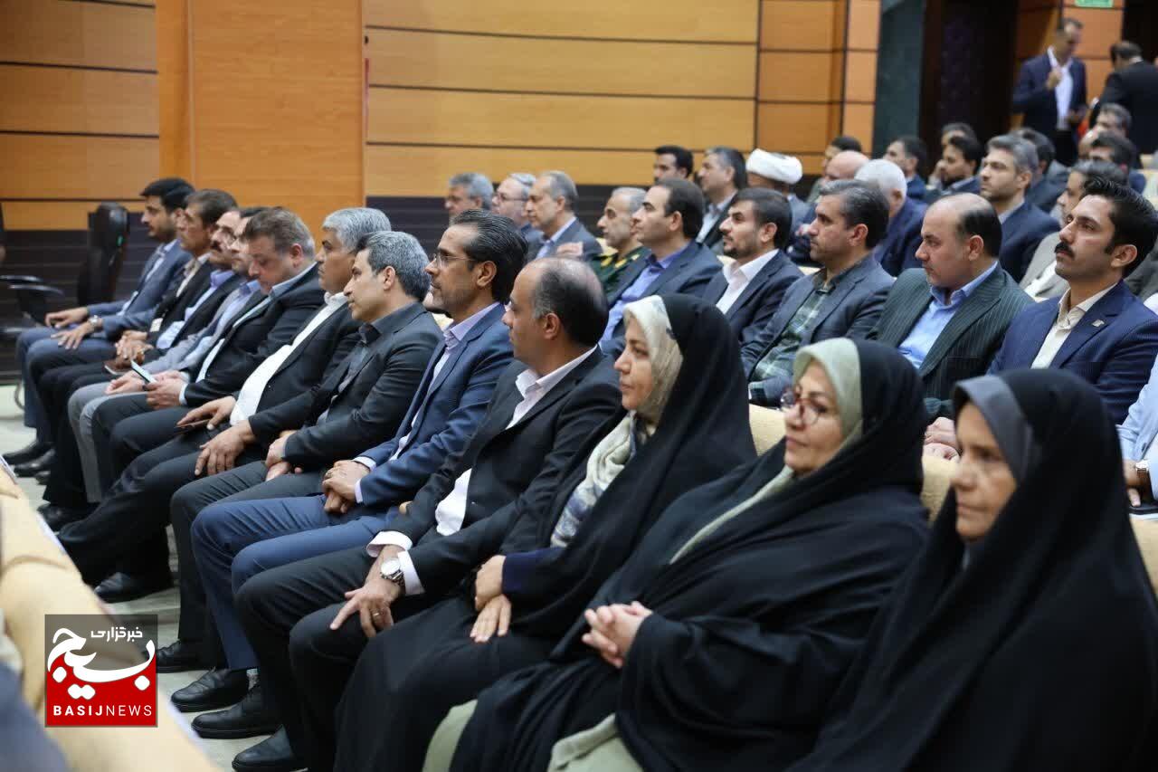 تلاش دولت چهاردهم بر توسعه عدالت ارتباطی در همه روستاها و شهرهاست تلاش دولت چهاردهم بر توسعه عدالت ارتباطی در همه روستاها و شهرهاست