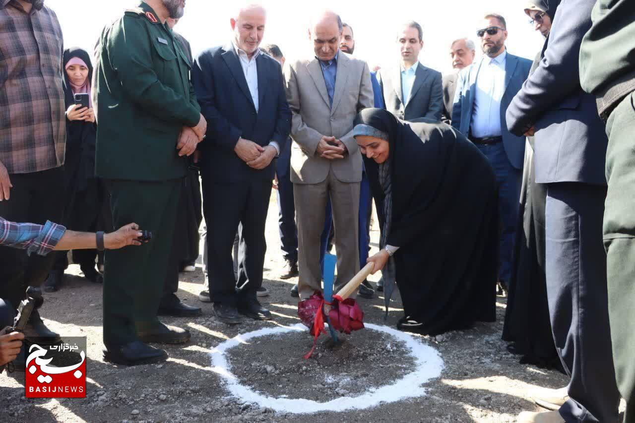 آئین آغاز عملیات اجرایی اولین مجتمع آموزشی الگوی صالح گیلان با حضور وزیر راه و رئیس مدارس الگوی صالح کشور