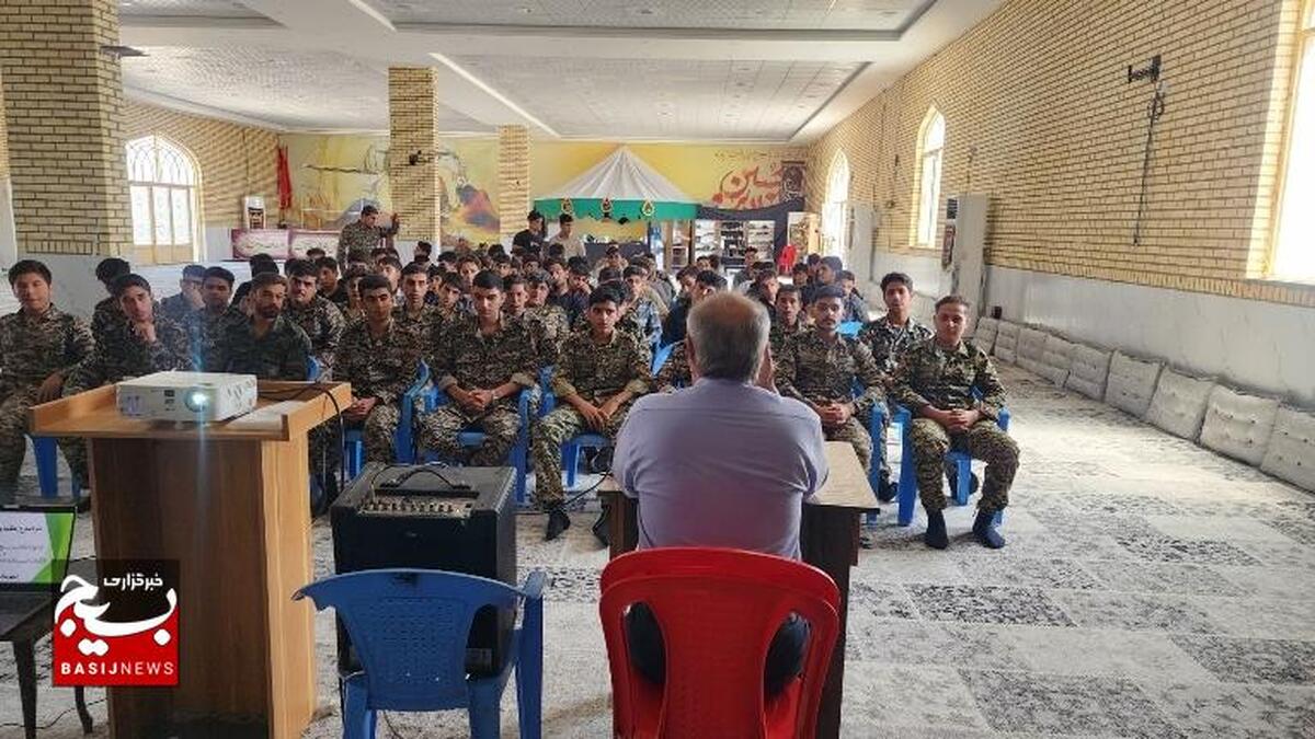 نشست بصیرتی،تبیینی توسط حوزه ثارالله آباد برگزار شد