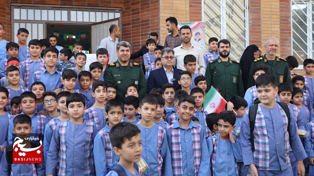 نامگذاری فضای آموزشی بهنام شهدا اقدام تأثیرگذار و آموزنده است نامگذاری فضای آموزشی بهنام شهدا اقدام تأثیرگذار و آموزنده است
