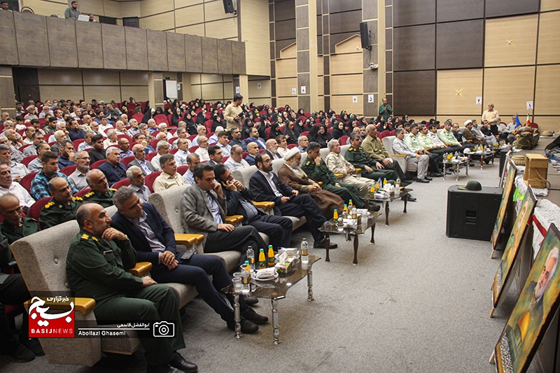 اجتماع بزرگ ایثارگران دشتستان برگزار شد