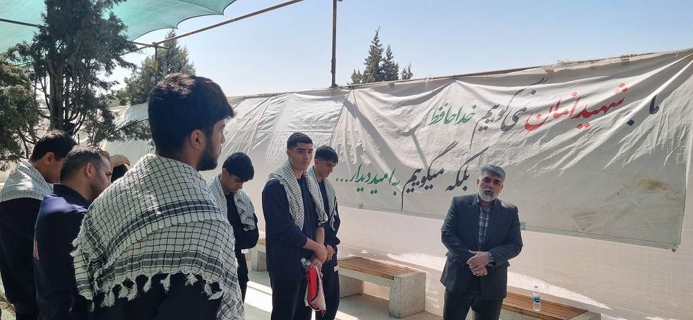 حضور اعضای تیم ملی بسکتبال نوجوانان بر مزار شهدا + تصاویر حضور اعضای تیم ملی بسکتبال نوجوانان بر مزار شهدا + تصاویر