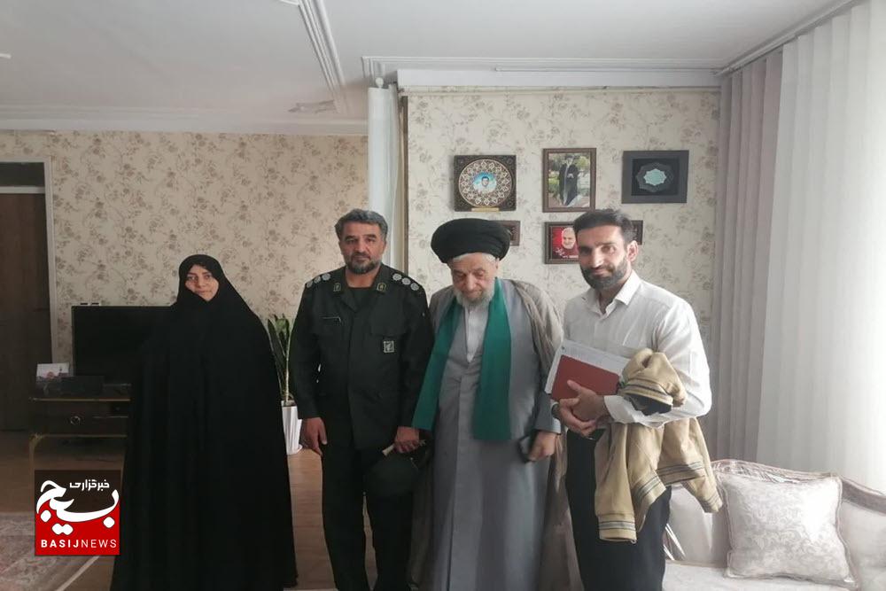 دیدار مسئول سازمان بسیج کارگران وکارخانجات استان همدان با خانواده شهدا