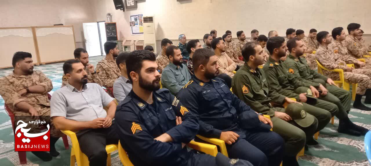 تجلیل از ۱۵ سرباز در قالب طرح شهید سلیمانی به مناسبت هفته دفاع مقدس