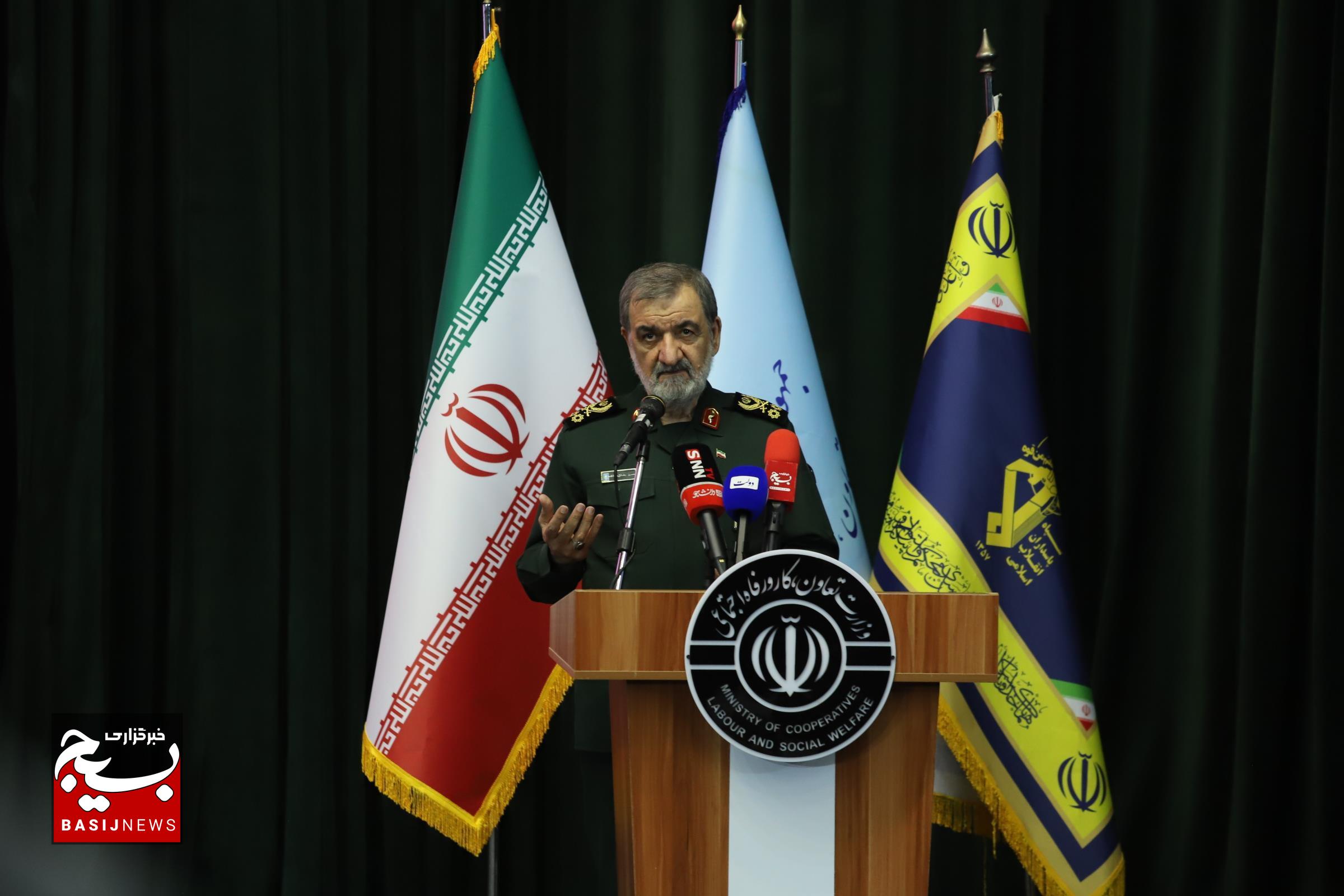 وحدت و ایستادگی مردم، عامل حماسههای ۱۲ روزه و دفاع مقدس است