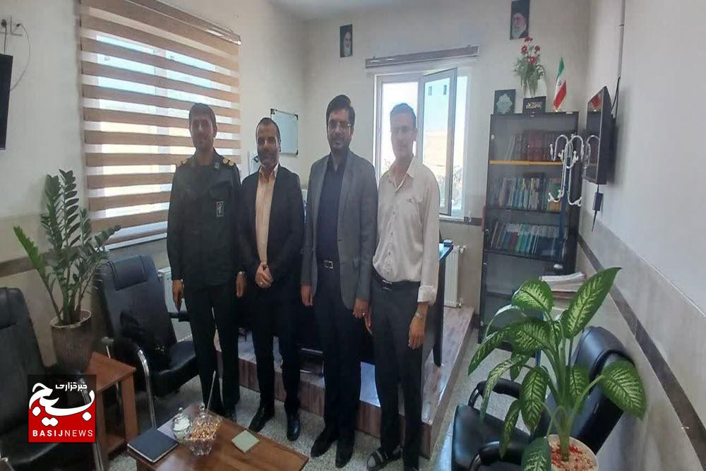 نظارت و پیگیری اجرای طرح‌های حمایت قضایی از ایثارگران در فامنین