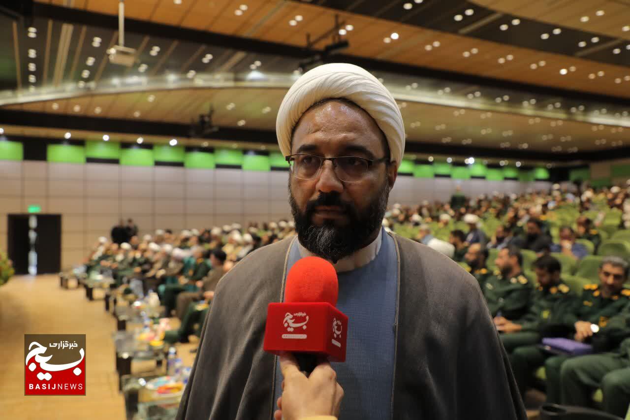 نماینده ولی فقیه در سپاه خوزستان: خدمت به خانواده‌های شهدا افتخار ماست