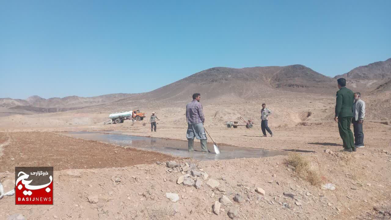 بسیج سازندگی بجستان ناجی ۱۵۰ خانواده روستایی از بی آبی شد
