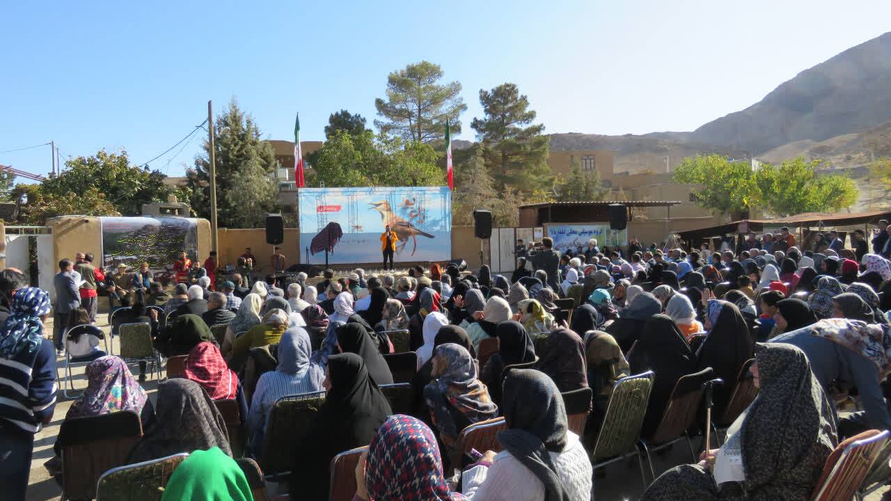 چهاردهمین جشنواره گردشگری «سفر به زیستگاه زاغ بور» در روستای قلعه بالا شاهرود برگزار شد
