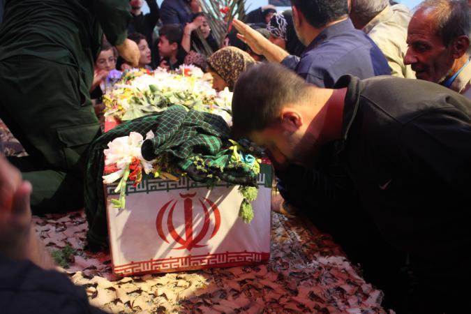 گوشه‌هایی از مراسم استقبال از شهید گمنام در بخش ساحلی دلوار