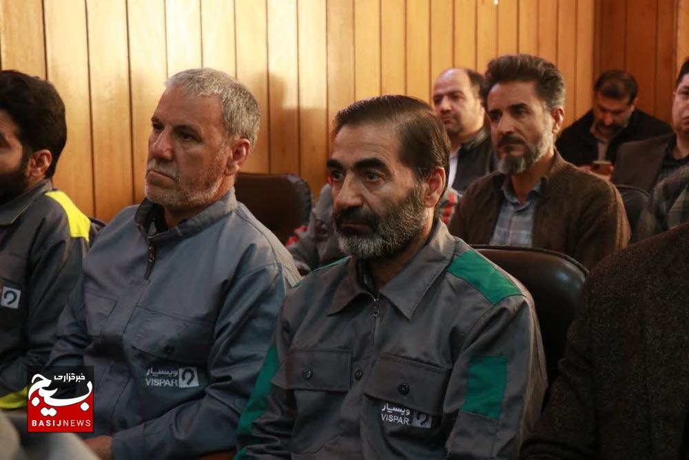 جامعه کارگری ستونهای اصلی عزت ملی و اقتدار نظام جامعه کارگری ستونهای اصلی عزت ملی و اقتدار نظام