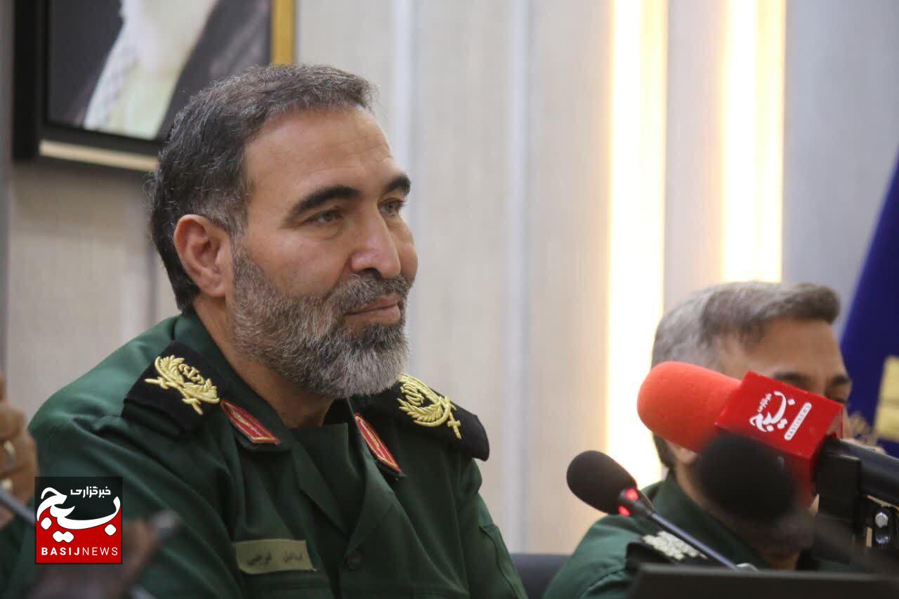 هر چادر عشایری، به منزله یک پایگاه دفاعی و امنیتی برای کشور محسوب میشود. هر چادر عشایری، به منزله یک پایگاه دفاعی و امنیتی برای کشور محسوب میشود.