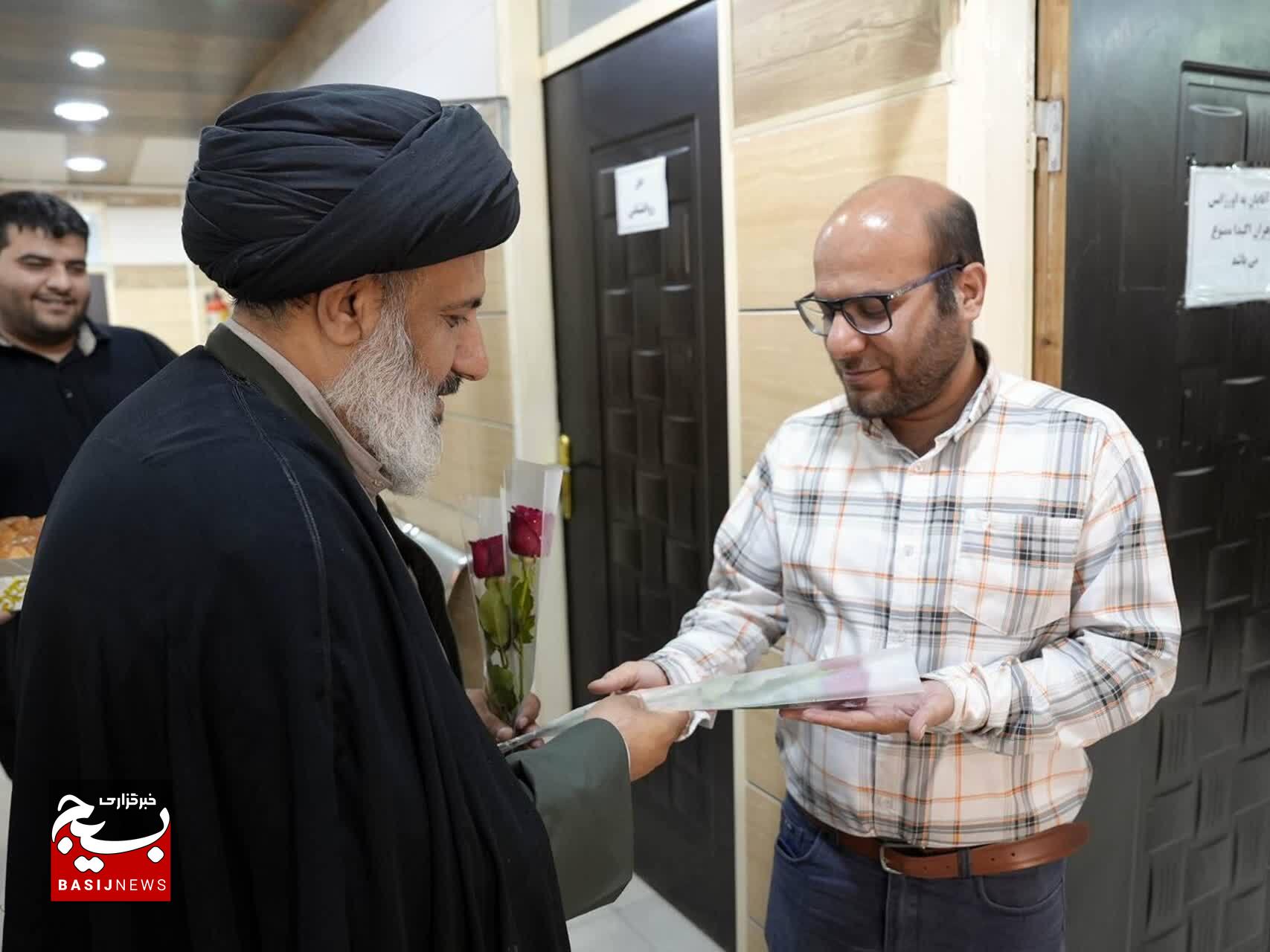 حضرت زینب (س) مکتب جاودانه ایمان و عزت است حضرت زینب (س) مکتب جاودانه ایمان و عزت است