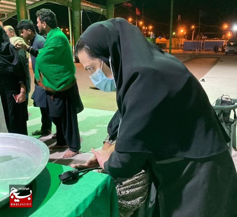 دل به جادههای جهادی؛ روایت بانویی که پرستاری را با خدمت معنا میکند دل به جادههای جهادی؛ روایت بانویی که پرستاری را با خدمت معنا میکند