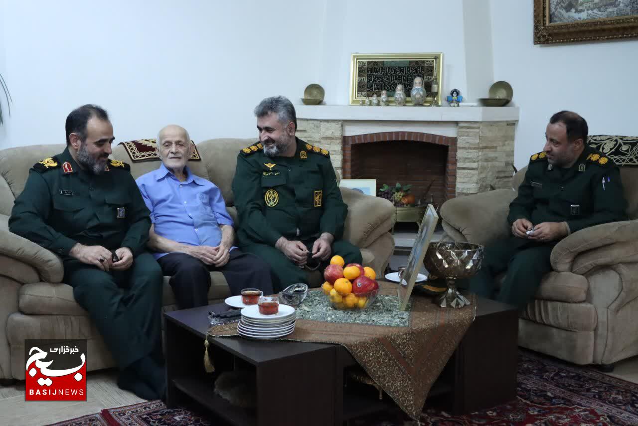 دیدار فرمانده سپاه قدس گیلان با خانواده شهدای بسیجی دوران دفاع مقدس