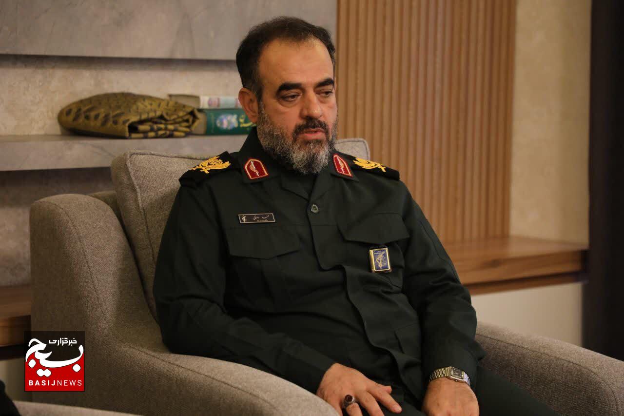دیدار فرمانده سپاه قدس گیلان با فرمانده منطقه چهارم دریایی امام رضا(ع) نیروی دریایی ارتش در انزلی دیدار فرمانده سپاه قدس گیلان با فرمانده منطقه چهارم دریایی امام رضا(ع) نیروی دریایی ارتش در انزلی