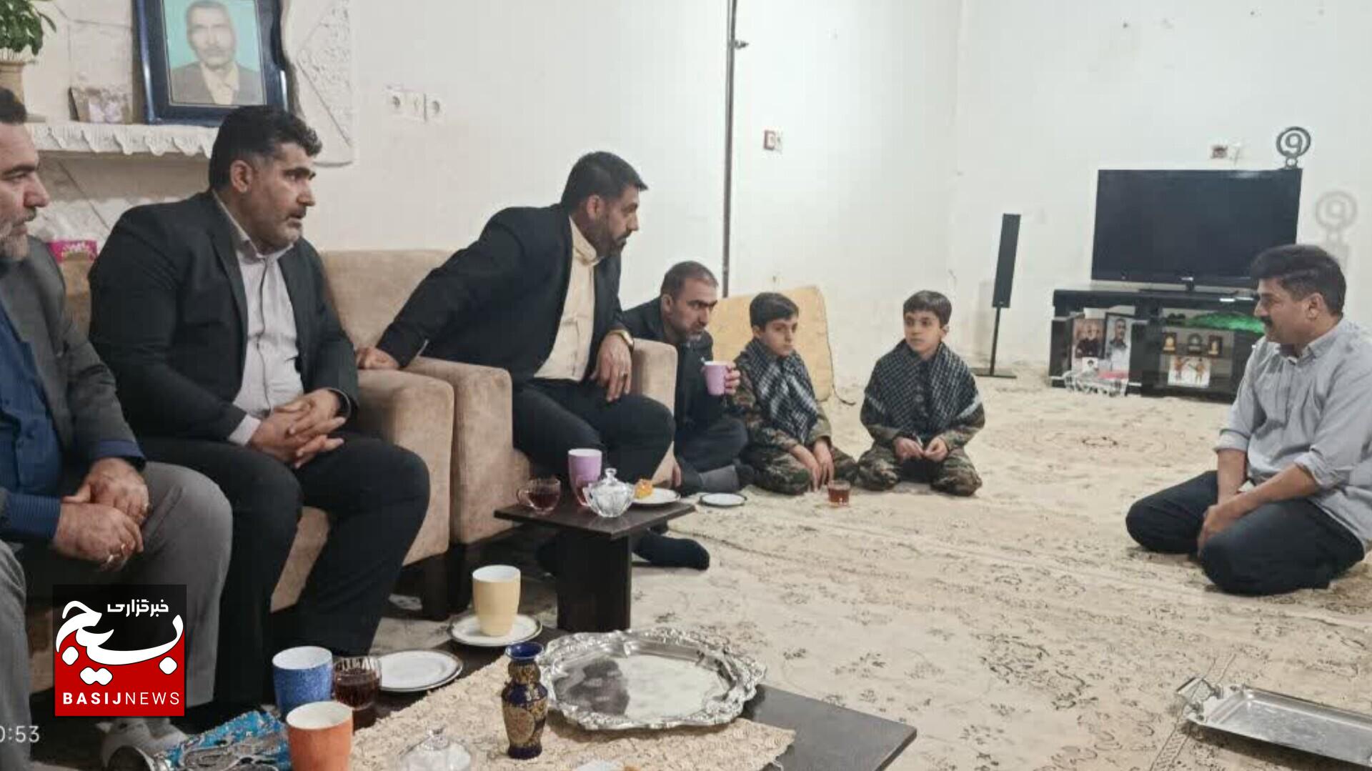 دیدار صمیمی فرمانده سپاه لرستان با نوگلان حسینی در چگنی